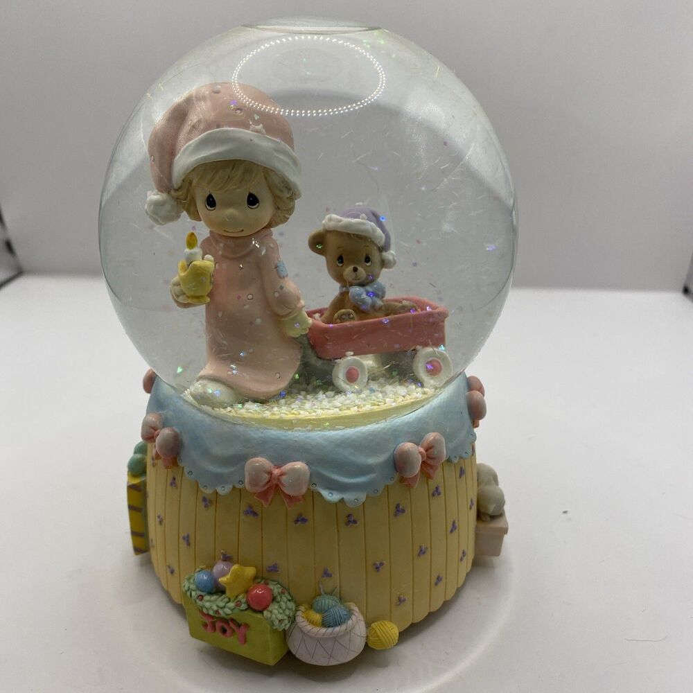 Precious Moments Snow Globe “We Wish You A Merry Christmas” 2000 Enesco Musical